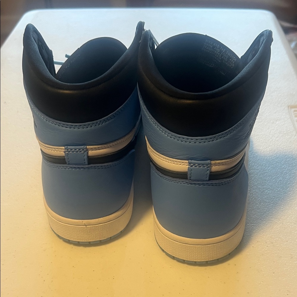 Jordan Retro 1 UNC - Picture 6 of 6